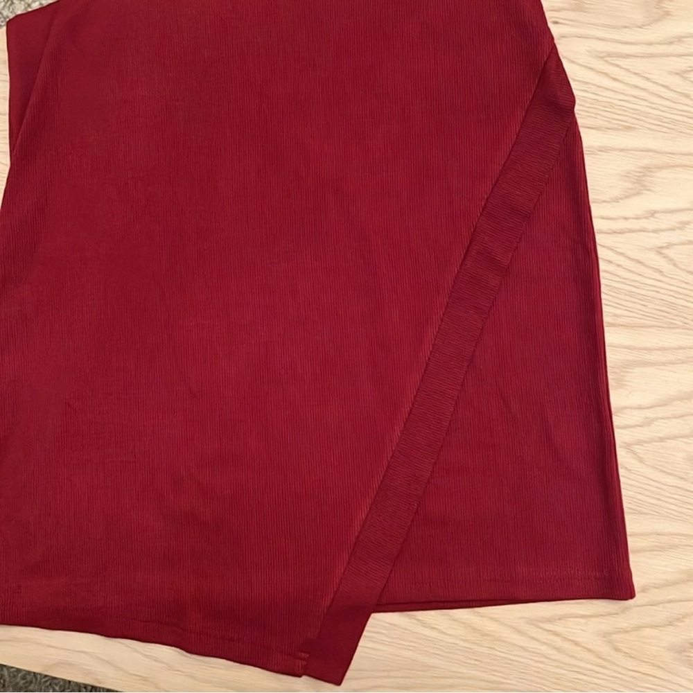 Women's Bodycon Red Ribbed
Dress - Picture 5 of 8